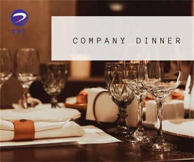 Celebrando lo spirito di squadra con una cena di compagnia